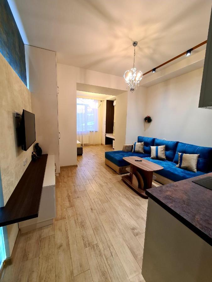 Deluxe Apartment In City Center Erevan Esterno foto